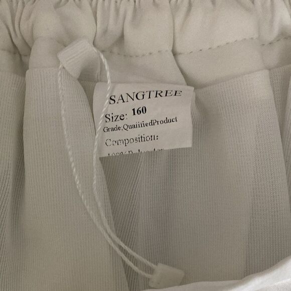 Sangtree Girls’ Pleated White Tennis Skirt with shorts. Size 14. - Picture 6 of 6